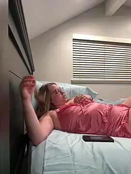 xxlivecouple online show from March 9, 2026, 6:28 am