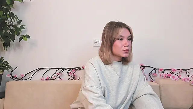 JonnaWalby online show from February 8, 2026, 4:37 pm