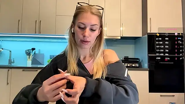 SoftnessMila online show from March 19, 2026, 3:56 pm