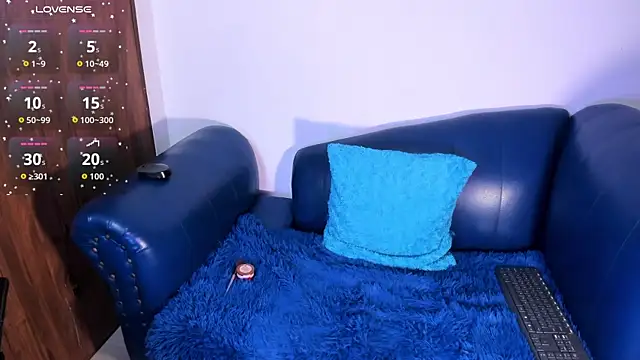 Lya dubois  online show from February 13, 2026, 1:27 am