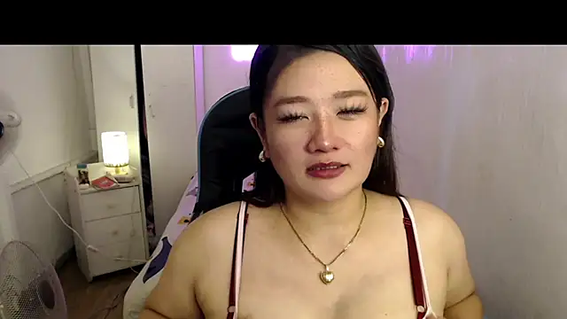 UrLovelyWetPussy online show from April 29, 2026, 5:30 pm