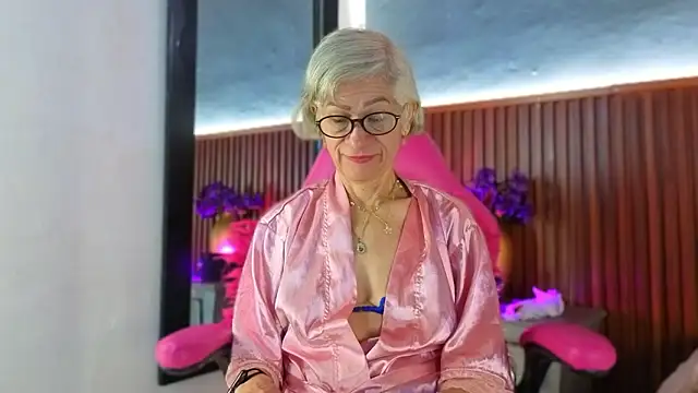 Snapshot of miss_monserrate01 chatting on March 5, 2026, 1:30 pm miss monserrate01 online show from March 5, 2026, 1:30 pm