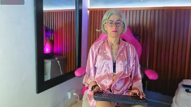 miss monserrate01 online show from April 22, 2026, 1:51 pm