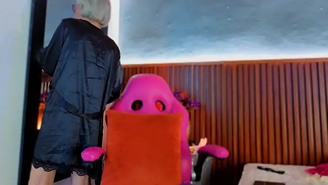 Snapshot of miss_monserrate01 chatting on March 21, 2026, 1:15 pm miss monserrate01 online show from March 21, 2026, 1:15 pm