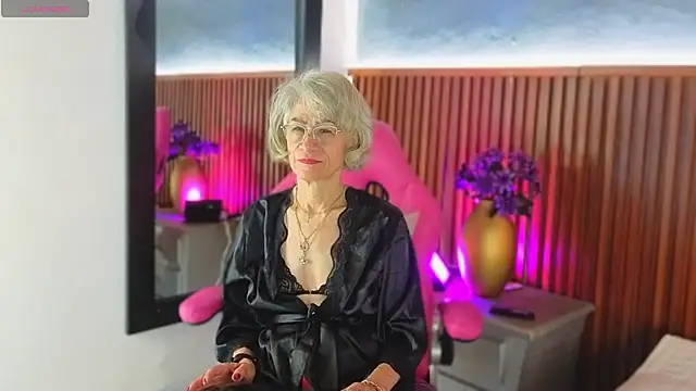 miss monserrate01 online show from May 5, 2026, 1:25 pm