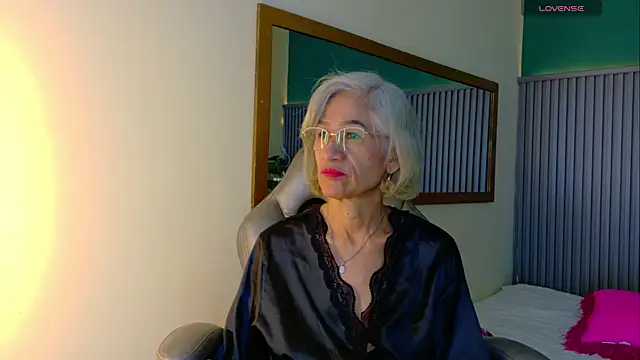 Snapshot of miss_monserrate01 chatting on June 26, 2026, 1:28 pm miss monserrate01 online show from June 26, 2026, 1:28 pm