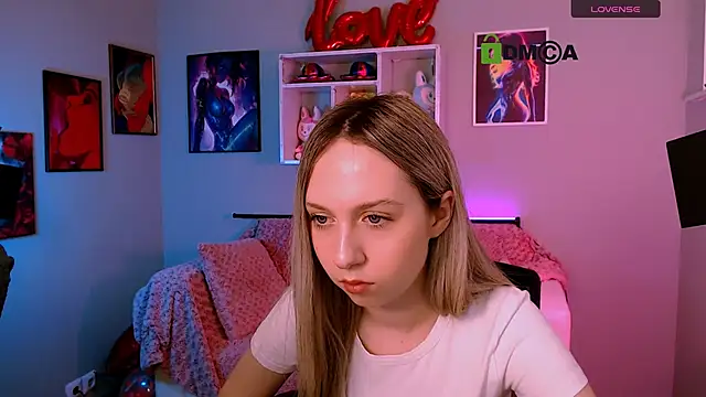 Snapshot of tiffani_murr chatting on March 17, 2026, 10:40 am tiffani murr online show from March 17, 2026, 10:40 am