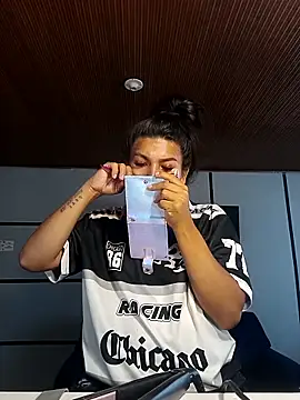 MeelFox online show from March 4, 2026, 12:13 pm