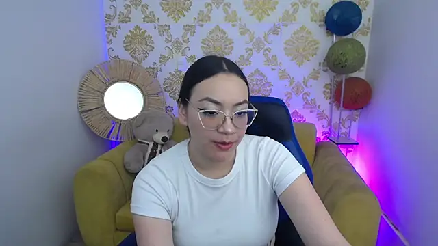 Snapshot of ALISS_M_ chatting on March 15, 2026, 2:13 pm ALISS M online show from March 15, 2026, 2:13 pm