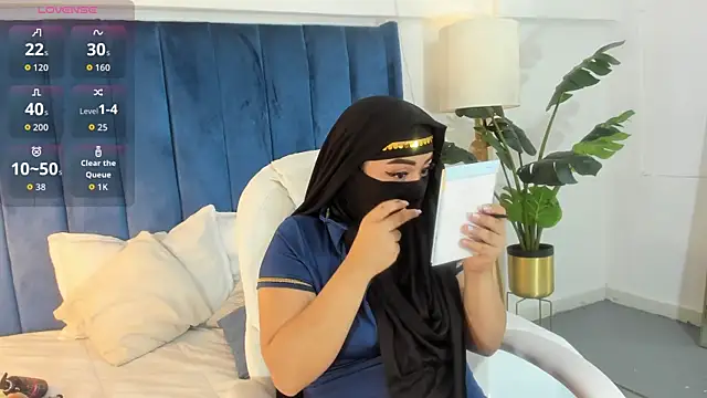 fatimarab   online show from April 24, 2026, 3:41 am