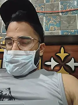 Snapshot of MrCurioX chatting on June 26, 2026, 4:35 pm MrCurioX online show from June 26, 2026, 4:35 pm