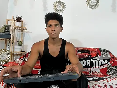 Yoel hot2004 online show from February 13, 2026, 7:25 pm