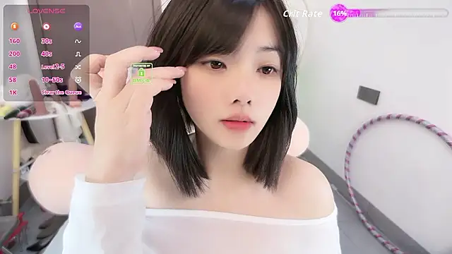 Snapshot of Minnie-Micky chatting on March 18, 2026, 8:21 pm Minnie-Micky online show from March 18, 2026, 8:21 pm