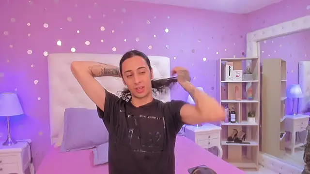 Goldentemptation  online show from March 1, 2026, 1:44 pm