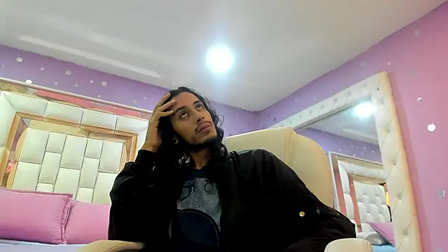 Snapshot of Goldentemptation_ chatting on June 22, 2026, 8:39 pm Goldentemptation online show from June 22, 2026, 8:39 pm