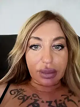 MiaMooly online show from December 19, 2025, 4:20 pm