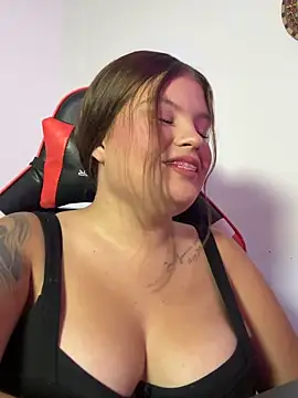 Snapshot of ladycharlottex chatting on April 29, 2026, 12:15 am ladycharlottex online show from April 29, 2026, 12:15 am