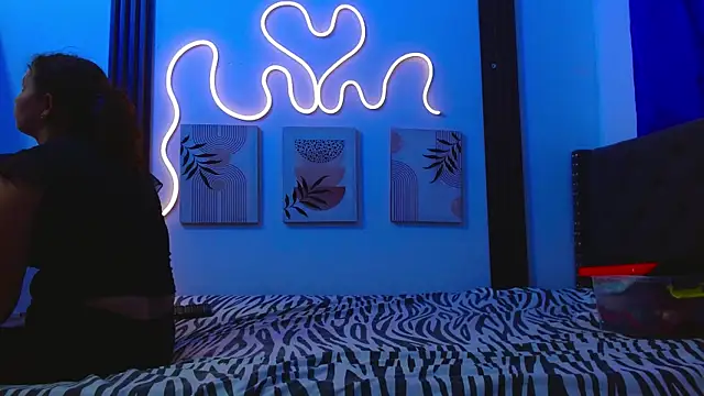 Snapshot of miss_caty chatting on April 12, 2026, 10:57 pm miss caty online show from April 12, 2026, 10:57 pm