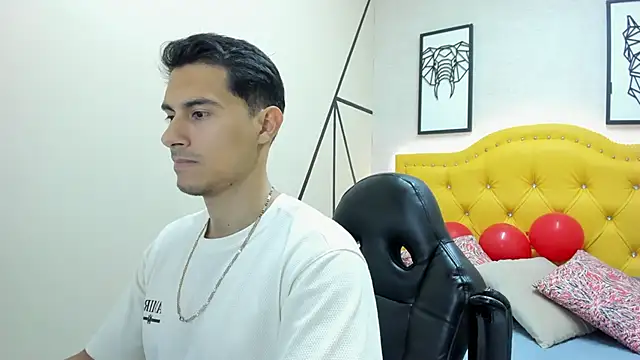 Snapshot of Mike_Conors chatting on February 20, 2026, 1:57 am Mike Conors online show from February 20, 2026, 1:57 am