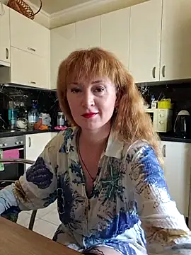 Snapshot of LanaBananaa_ chatting on April 15, 2026, 10:54 am LanaBananaa online show from April 15, 2026, 10:54 am