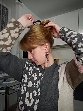 LanaBananaa  online show from March 4, 2026, 9:33 pm