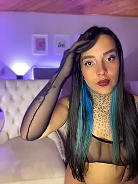 Annie Alicee online show from May 2, 2026, 4:23 pm