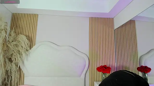 rebeca taylor online show from March 5, 2026, 3:36 am