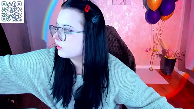Snapshot of Kira_G0ld chatting on April 16, 2026, 1:12 pm Kira G0ld online show from April 16, 2026, 1:12 pm