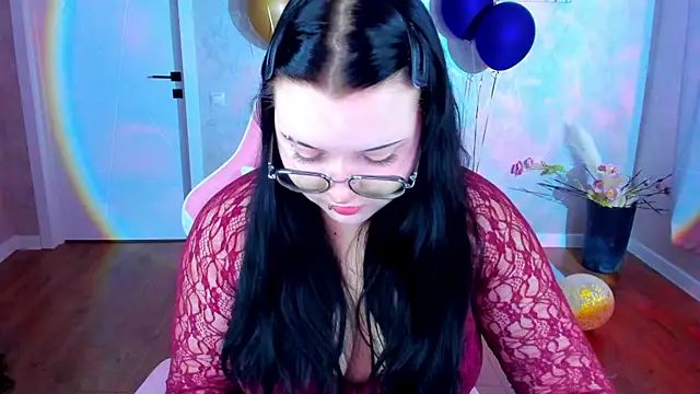 Snapshot of Kira_G0ld chatting on April 16, 2026, 1:06 am Kira G0ld online show from April 16, 2026, 1:06 am