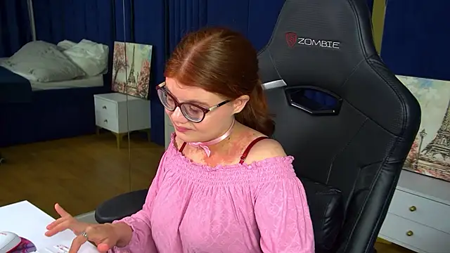 Snapshot of ChloeHalses chatting on July 31, 2026, 5:10 pm ChloeHalses online show from July 31, 2026, 5:10 pm
