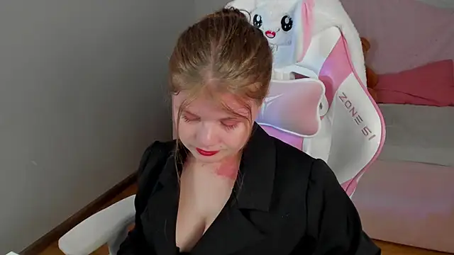 Snapshot of ChloeHalses chatting on May 22, 2026, 5:11 pm ChloeHalses online show from May 22, 2026, 5:11 pm