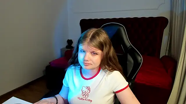 Snapshot of ChloeHalses chatting on June 8, 2026, 1:28 am ChloeHalses online show from June 8, 2026, 1:28 am