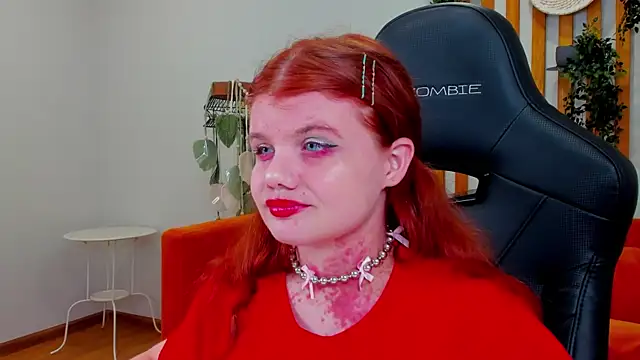 Snapshot of ChloeHalses chatting on August 3, 2026, 5:04 am ChloeHalses online show from August 3, 2026, 5:04 am