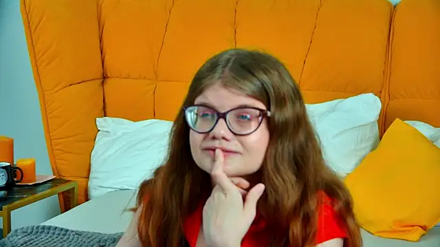 Snapshot of ChloeHalses chatting on June 6, 2026, 4:12 pm ChloeHalses online show from June 6, 2026, 4:12 pm