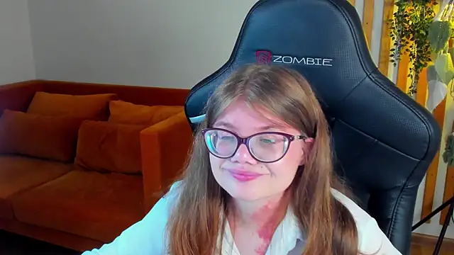 Snapshot of ChloeHalses chatting on June 12, 2026, 5:10 pm ChloeHalses online show from June 12, 2026, 5:10 pm