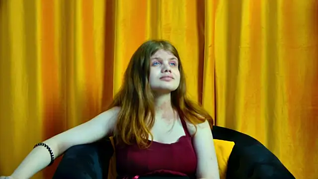 Snapshot of ChloeHalses chatting on May 16, 2026, 5:12 pm ChloeHalses online show from May 16, 2026, 5:12 pm