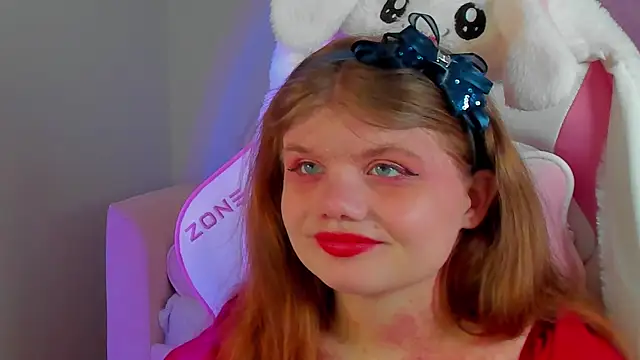 Snapshot of ChloeHalses chatting on May 12, 2026, 5:04 am ChloeHalses online show from May 12, 2026, 5:04 am