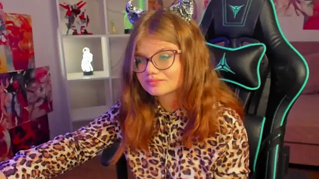 ChloeHalses online show from April 11, 2026, 5:05 pm