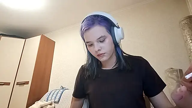 CakedDecaf online show from February 4, 2026, 4:13 pm