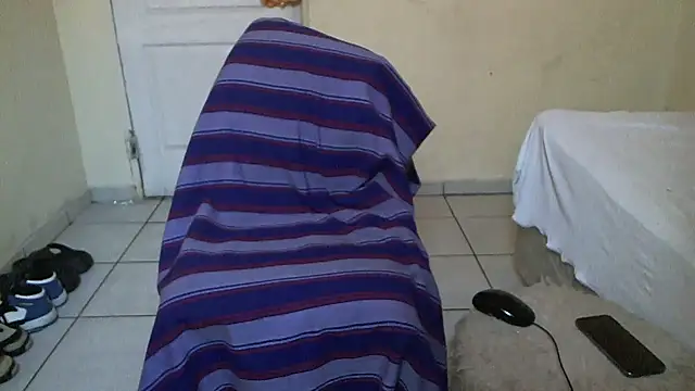 Snapshot of SweetNiceQueen chatting on March 19, 2026, 4:34 am SweetNiceQueen online show from March 19, 2026, 4:34 am