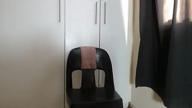 Snapshot of SweetNiceQueen chatting on March 16, 2026, 5:37 am SweetNiceQueen online show from March 16, 2026, 5:37 am