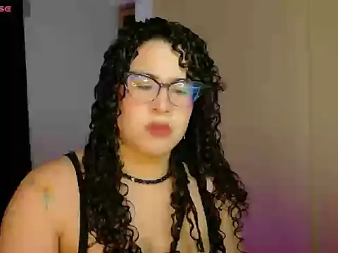 Snapshot of DIVINANGELA chatting on April 25, 2026, 4:26 am DIVINANGELA online show from April 25, 2026, 4:26 am