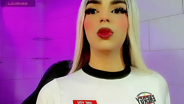 Maddye Fox online show from May 26, 2026, 3:15 am