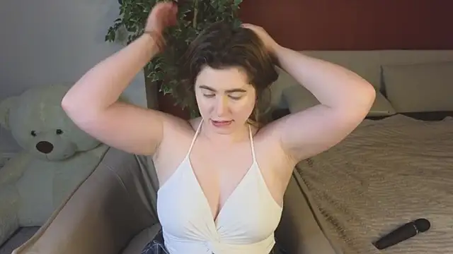 LovingWhisperr online show from August 3, 2026, 1:36 am