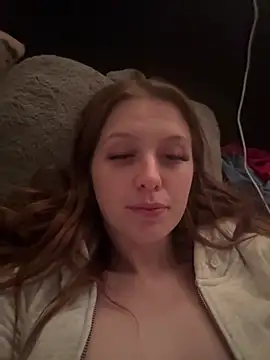 lovelyprincess2 online show from February 4, 2026, 12:49 am