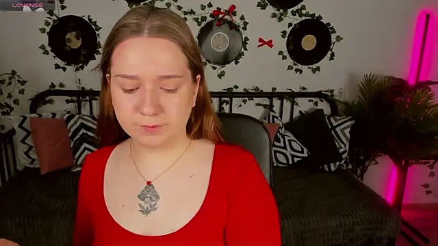 RachelDiRose online show from March 19, 2026, 3:06 am