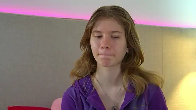 Snapshot of MilaMaelis chatting on March 19, 2026, 7:58 pm MilaMaelis online show from March 19, 2026, 7:58 pm