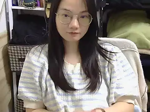 xiaoxiaowan11 online show from March 8, 2026, 12:08 pm