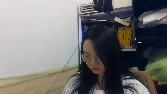 xiaoxiaowan11 online show from March 19, 2026, 12:38 pm