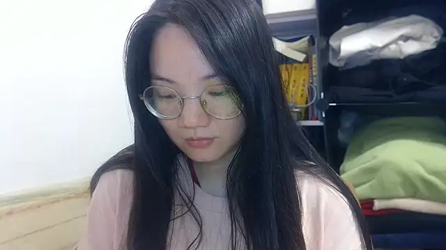 xiaoxiaowan11 online show from March 18, 2026, 1:24 pm